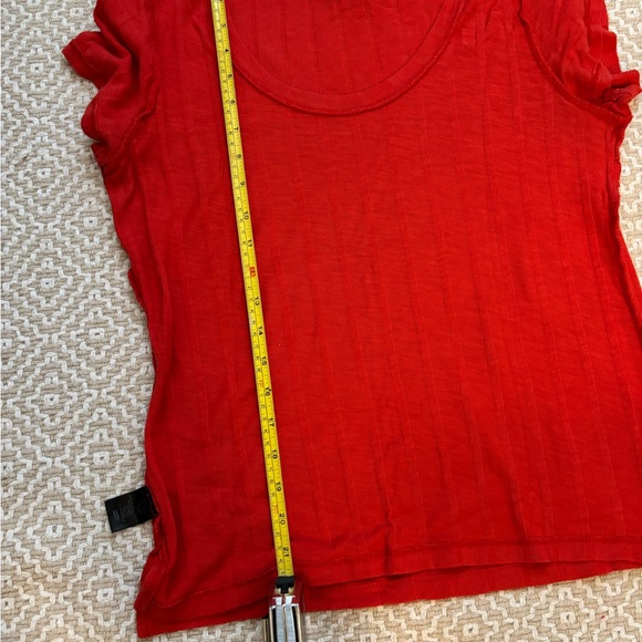 Sanctuary Red Scoop Neck Short Sleeve Tee sz large - Picture 5 of 6